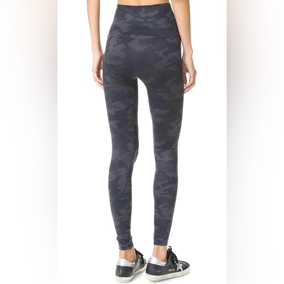 Black camo Spanx leggings NWOT - Picture 7 of 8